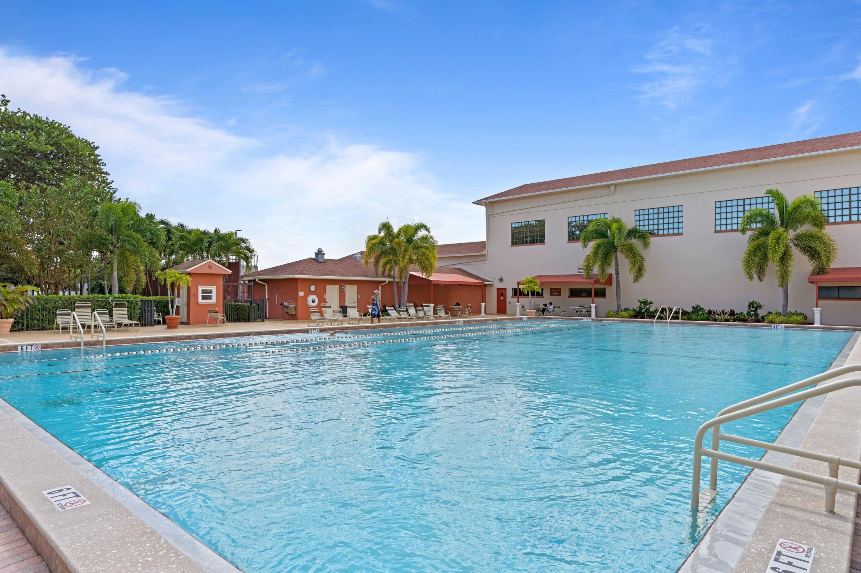 383 Mansfield Drive, Unit J Boca Raton, FL 33434 - Photo 17 of 37 Pool