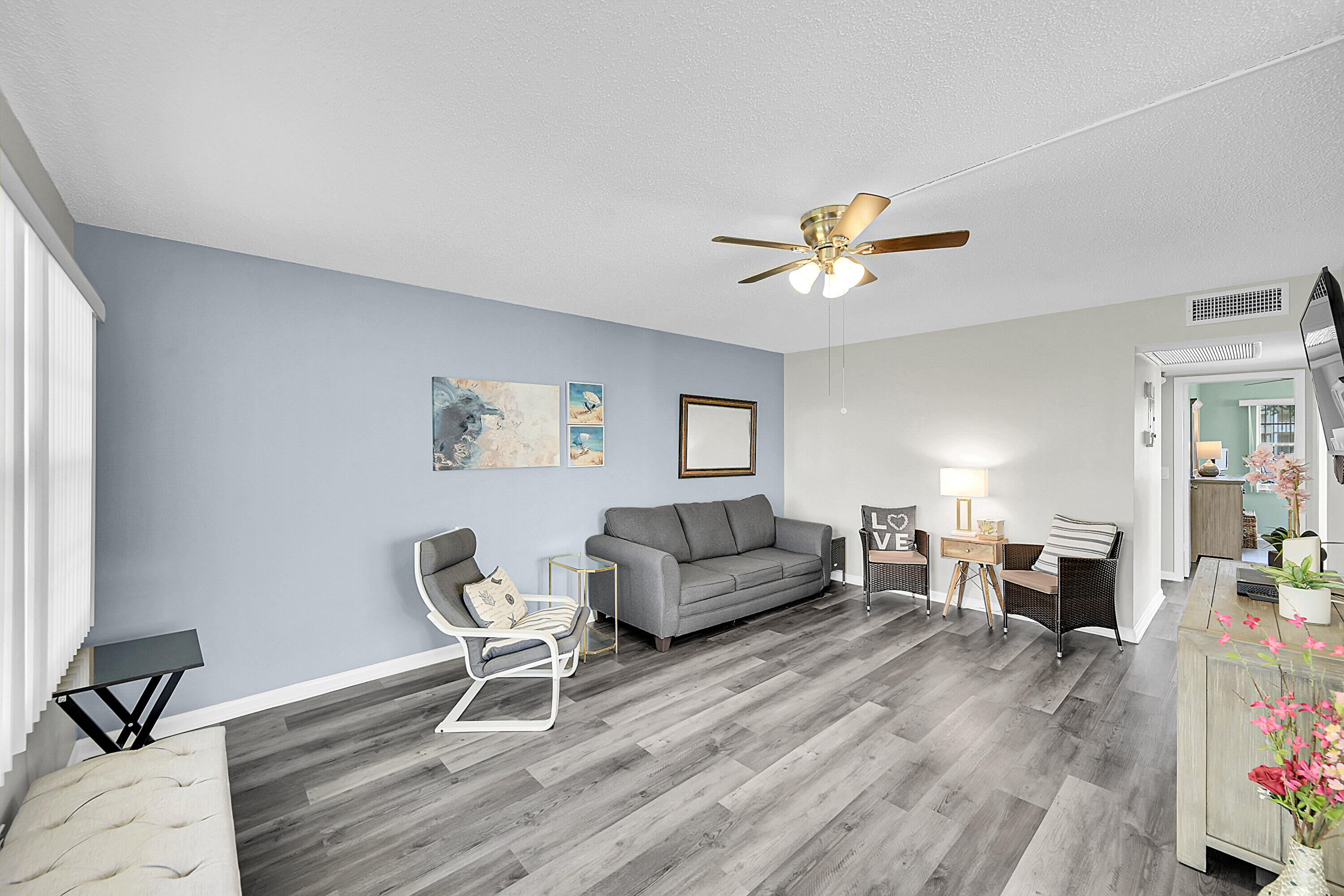 383 Mansfield Drive, Unit J Boca Raton, FL 33434 - Photo 4 of 37 Living Room