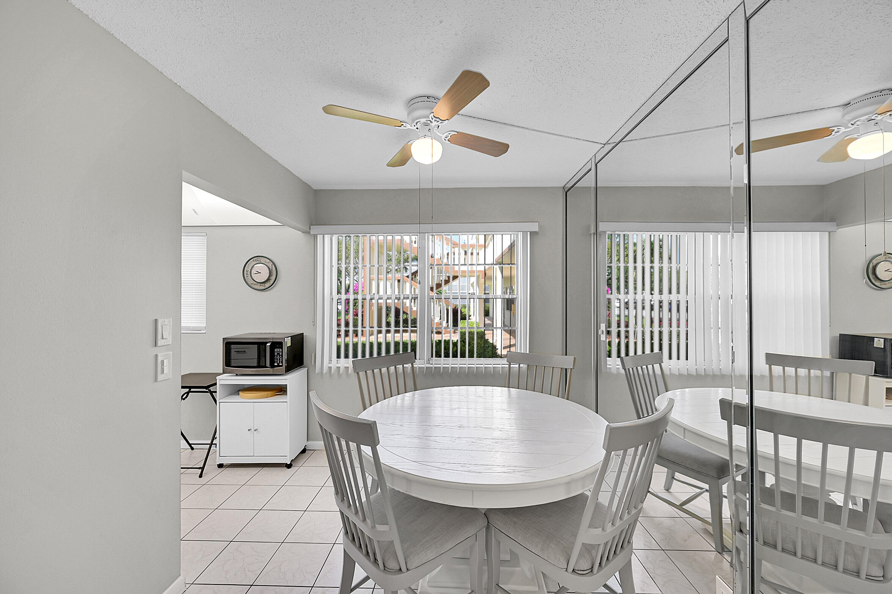 383 Mansfield Drive, Unit J Boca Raton, FL 33434 - Photo 6 of 37 Dining Room