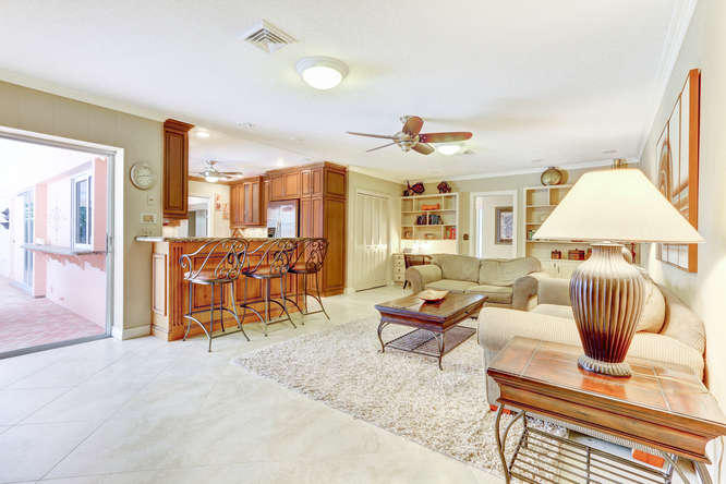 644 Northwest 9th Court Boca Raton, FL 33486 - Photo 10 of 25 644 NW 9th Ct Boca Raton FL-small-011-10