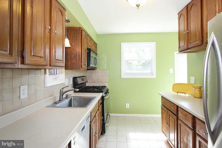 1005 Baltimore Road Rockville, MD 20851 - Photo 9 of 26 Bright, Spacious Galley Kitchen Ideal for 2 Cooks