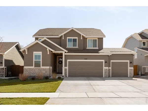 a house view with a outdoor space
