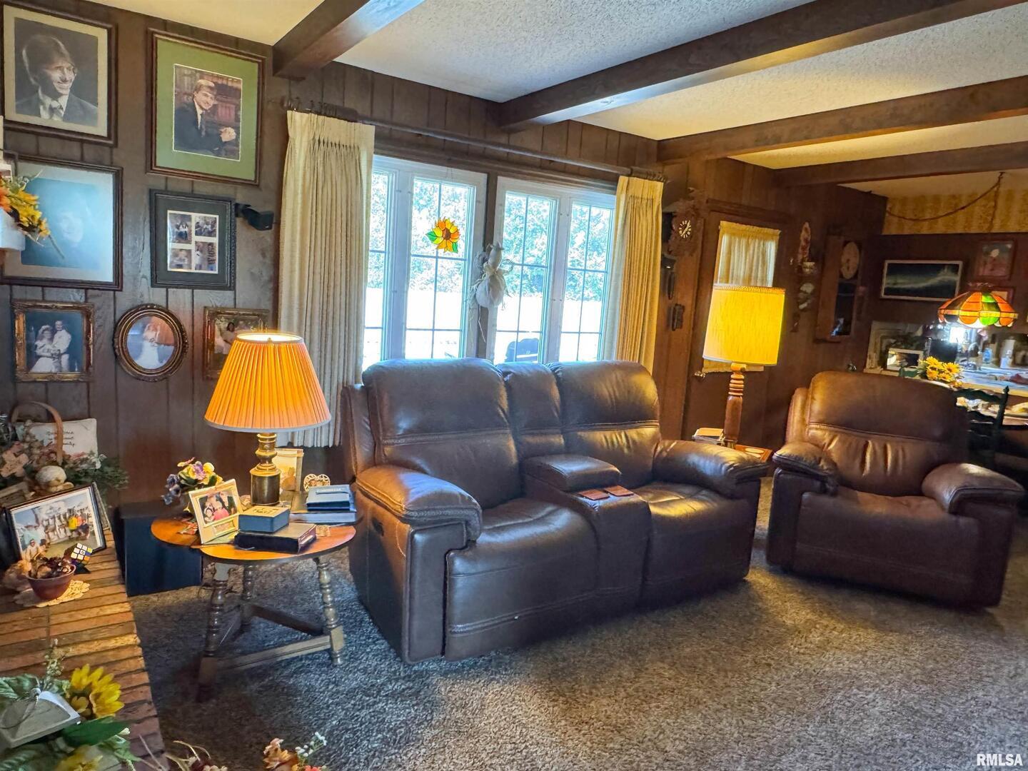 2885 State Route 146 Anna, IL 62906 - Photo 31 of 46 a living room with furniture and a window