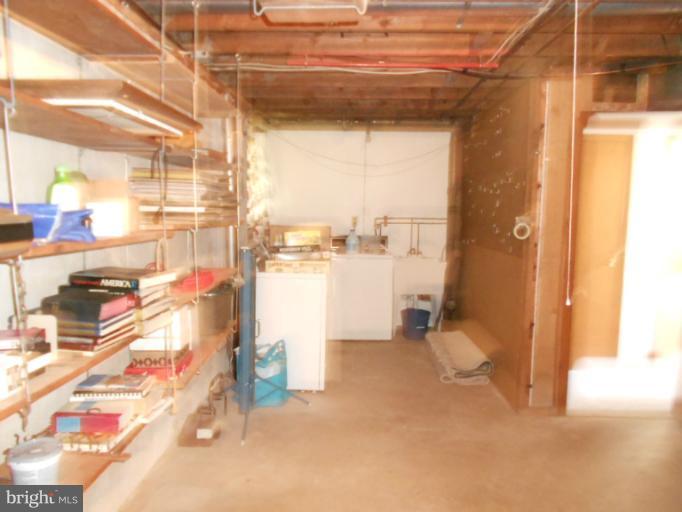 418 Bathurst Road Baltimore, MD 21228 - Photo 17 of 28 Interior (General)