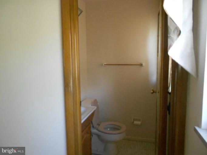 418 Bathurst Road Baltimore, MD 21228 - Photo 25 of 28 Bath (Master)