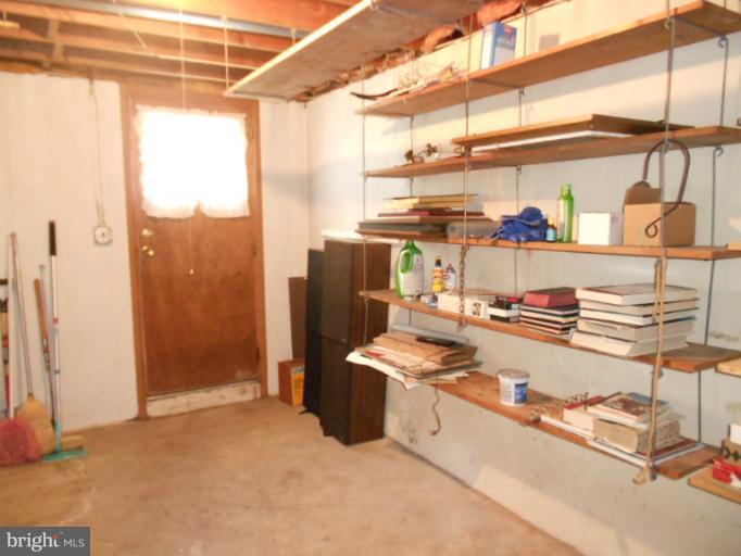 418 Bathurst Road Baltimore, MD 21228 - Photo 5 of 28 Interior (General)