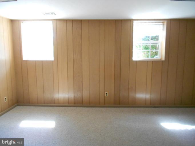 418 Bathurst Road Baltimore, MD 21228 - Photo 8 of 28 Family Room