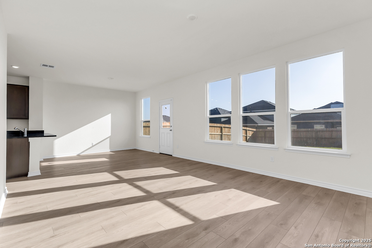 9406 Griffith Run Converse, TX 78109 - Photo 5 of 20