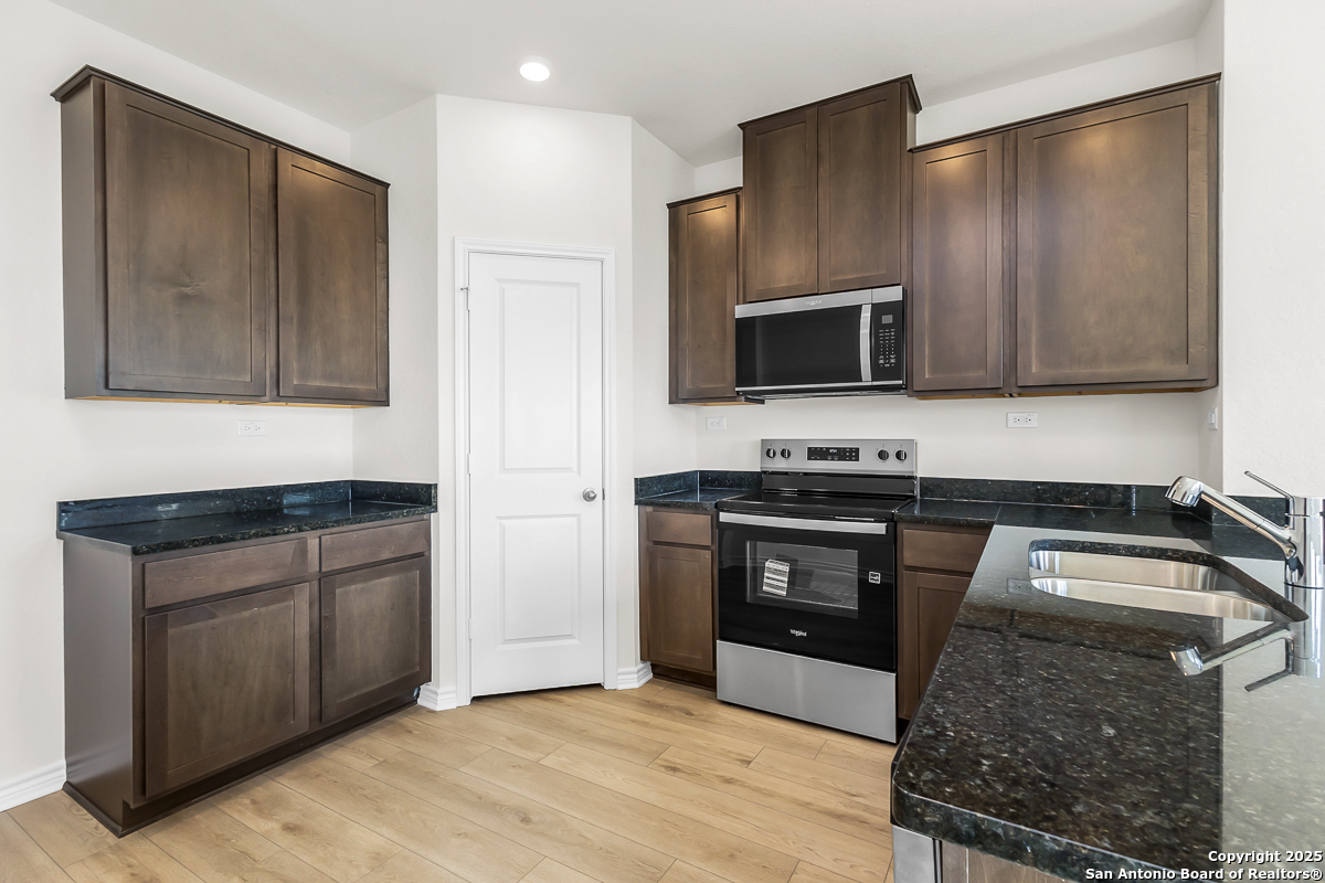 9406 Griffith Run Converse, TX 78109 - Photo 7 of 20