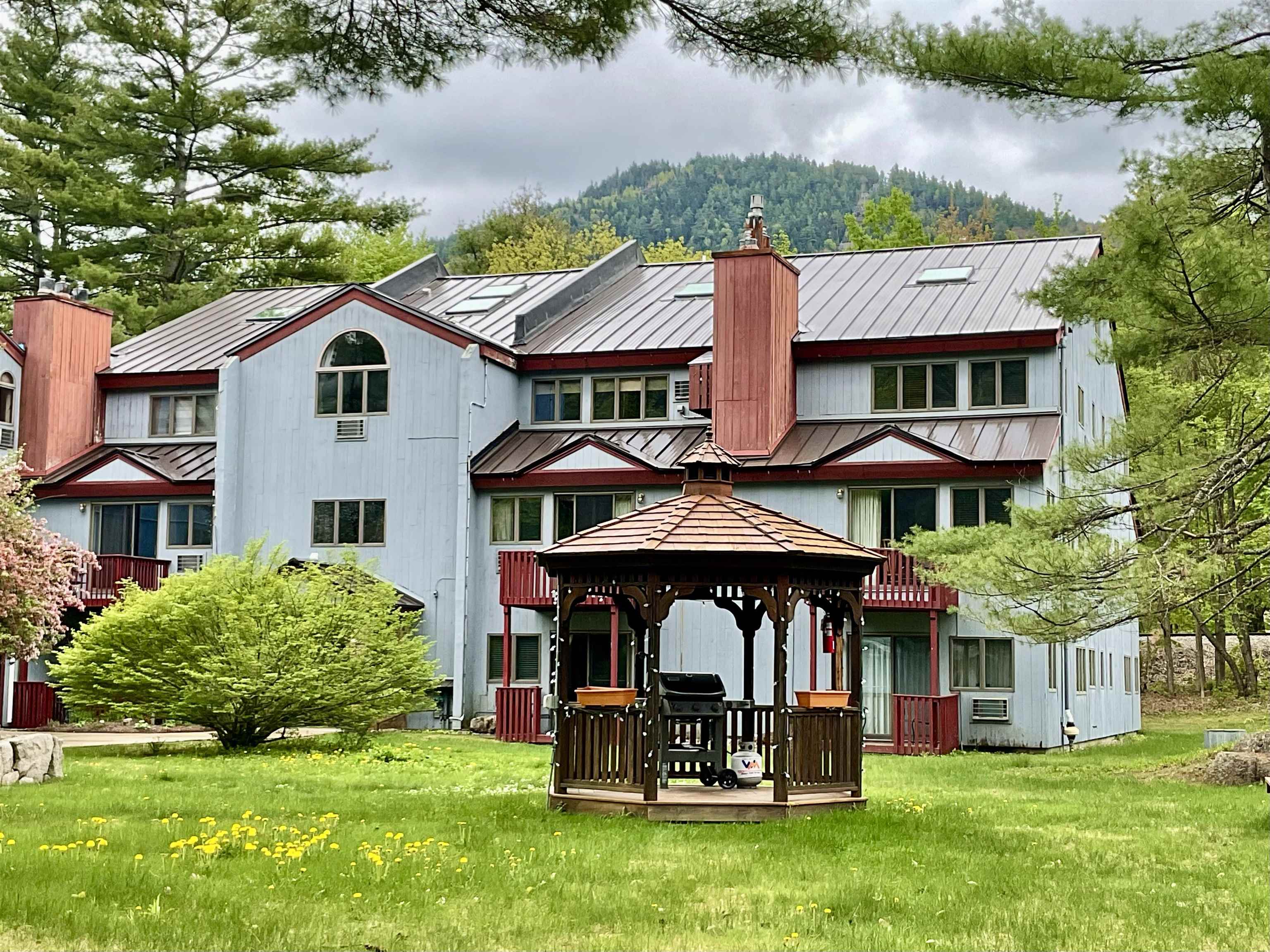 9 River Run Drive Bartlett, NH 03812 - Photo 2 of 40