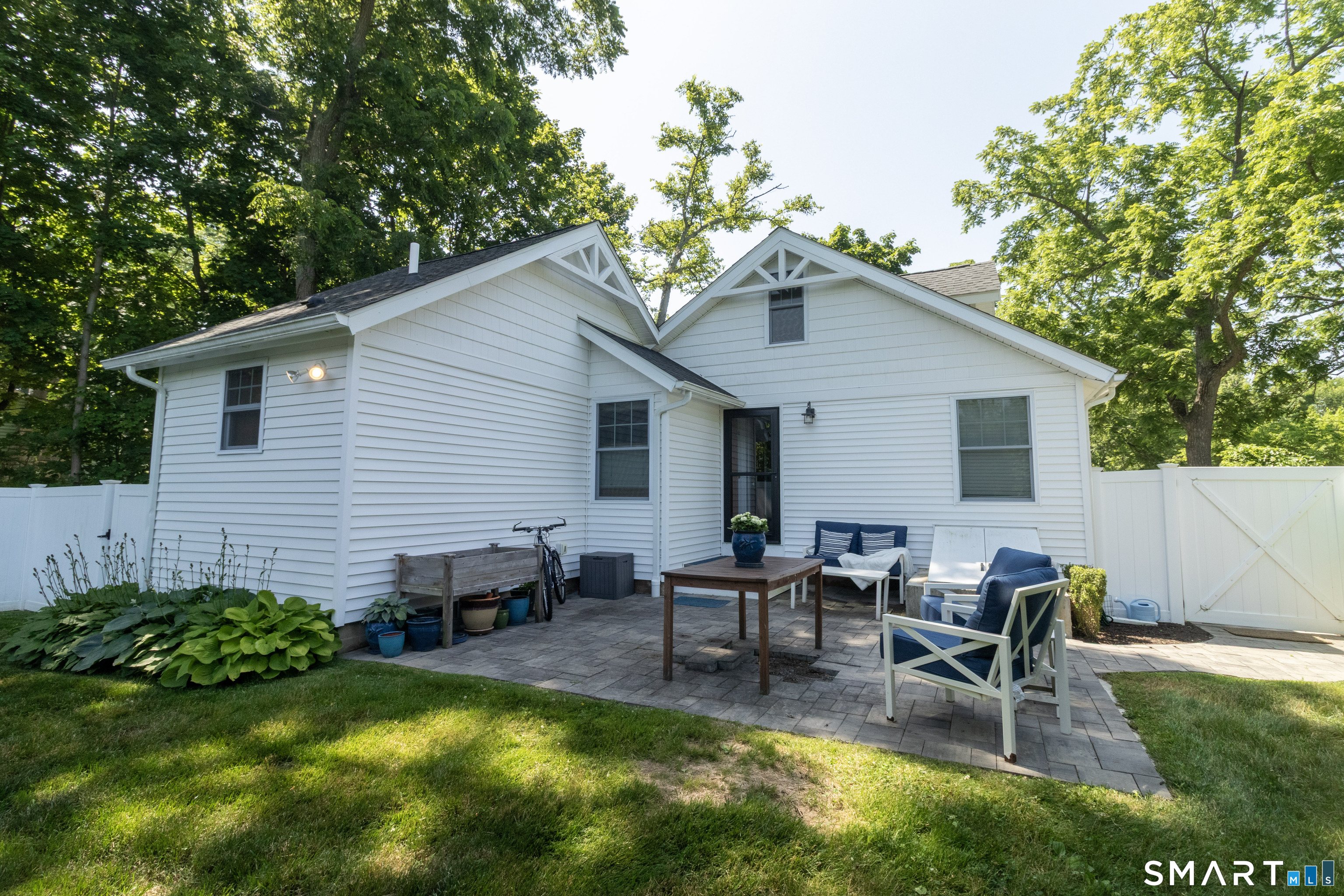 98 Union Street Guilford, CT 06437 - Photo 27 of 35