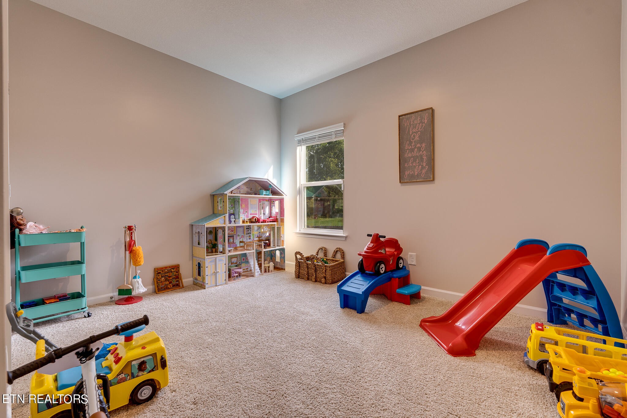 1117 Beacon Road Sevierville, TN 37876 - Photo 17 of 55 a kids room with toys and toys