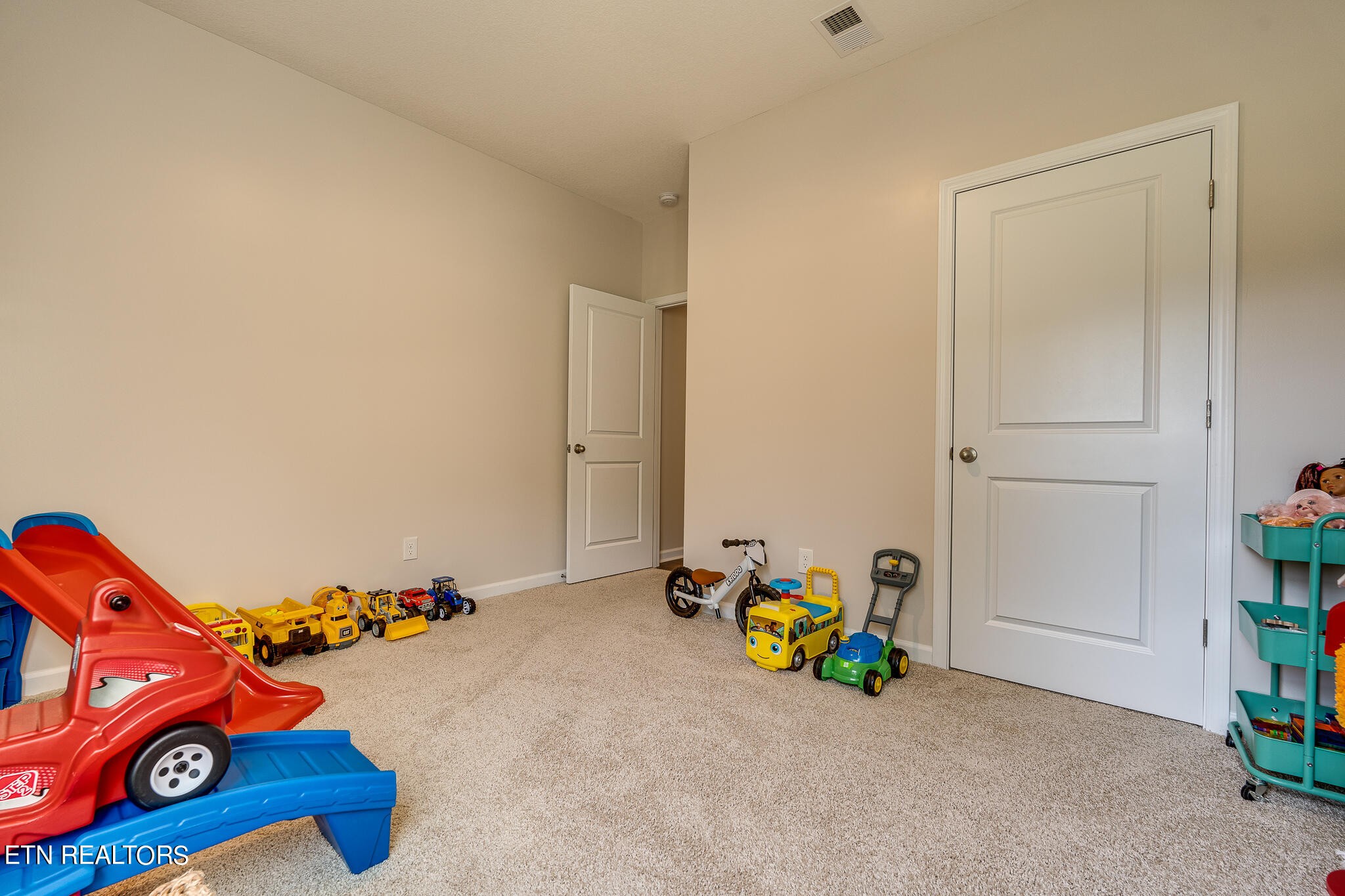 1117 Beacon Road Sevierville, TN 37876 - Photo 18 of 55 a view of kids room with toys