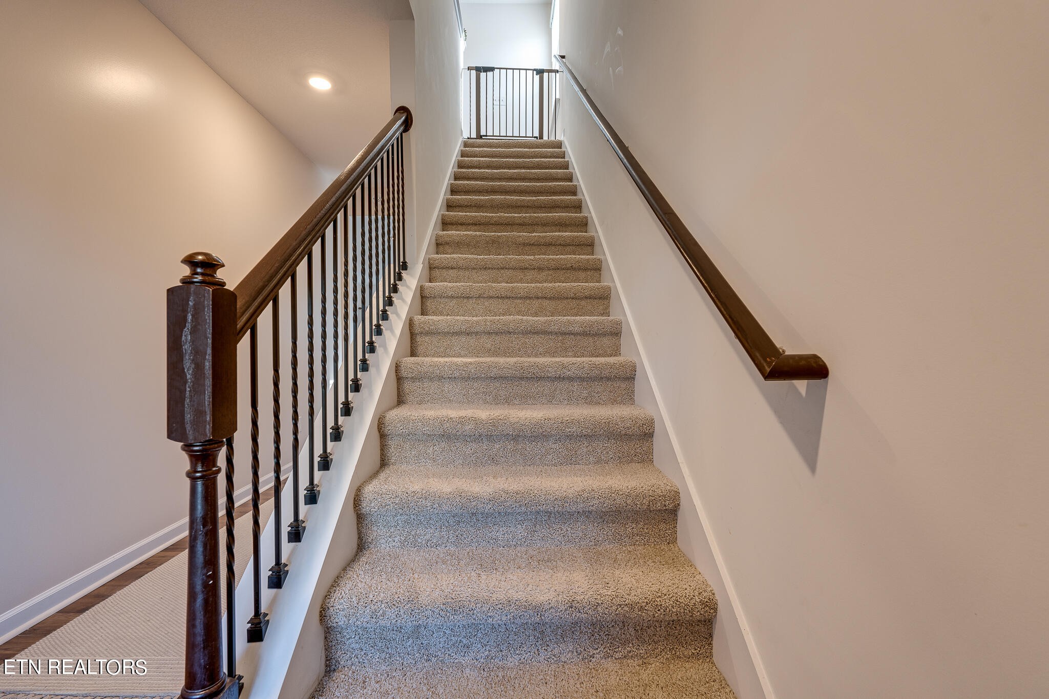 1117 Beacon Road Sevierville, TN 37876 - Photo 26 of 55 a view of entryway