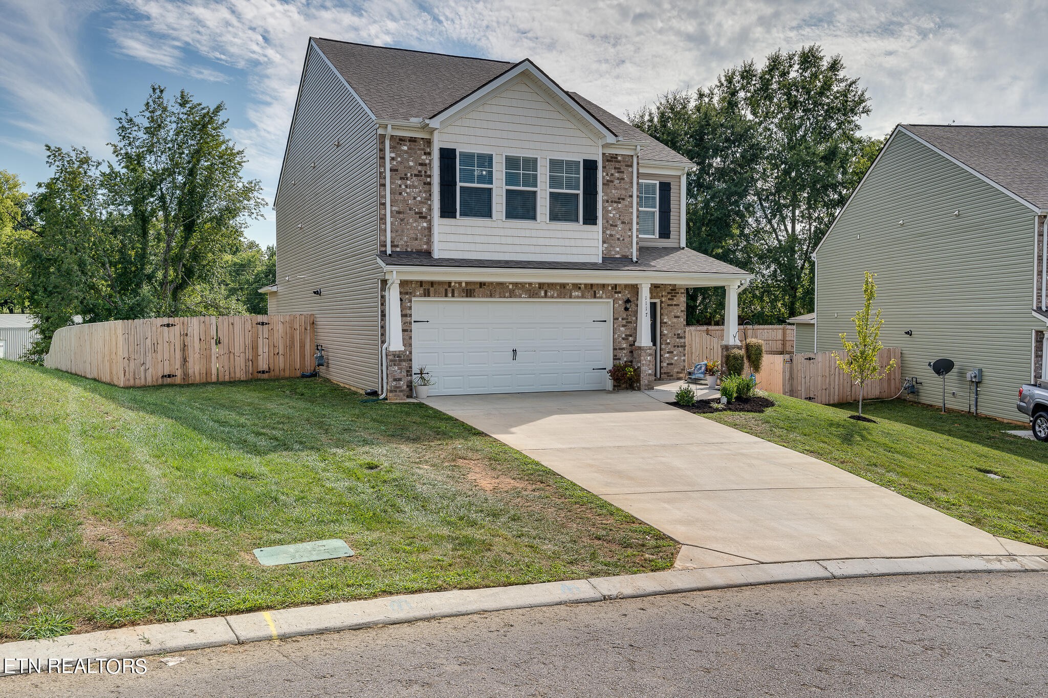 1117 Beacon Road Sevierville, TN 37876 - Photo 3 of 55 a front view of house with yard