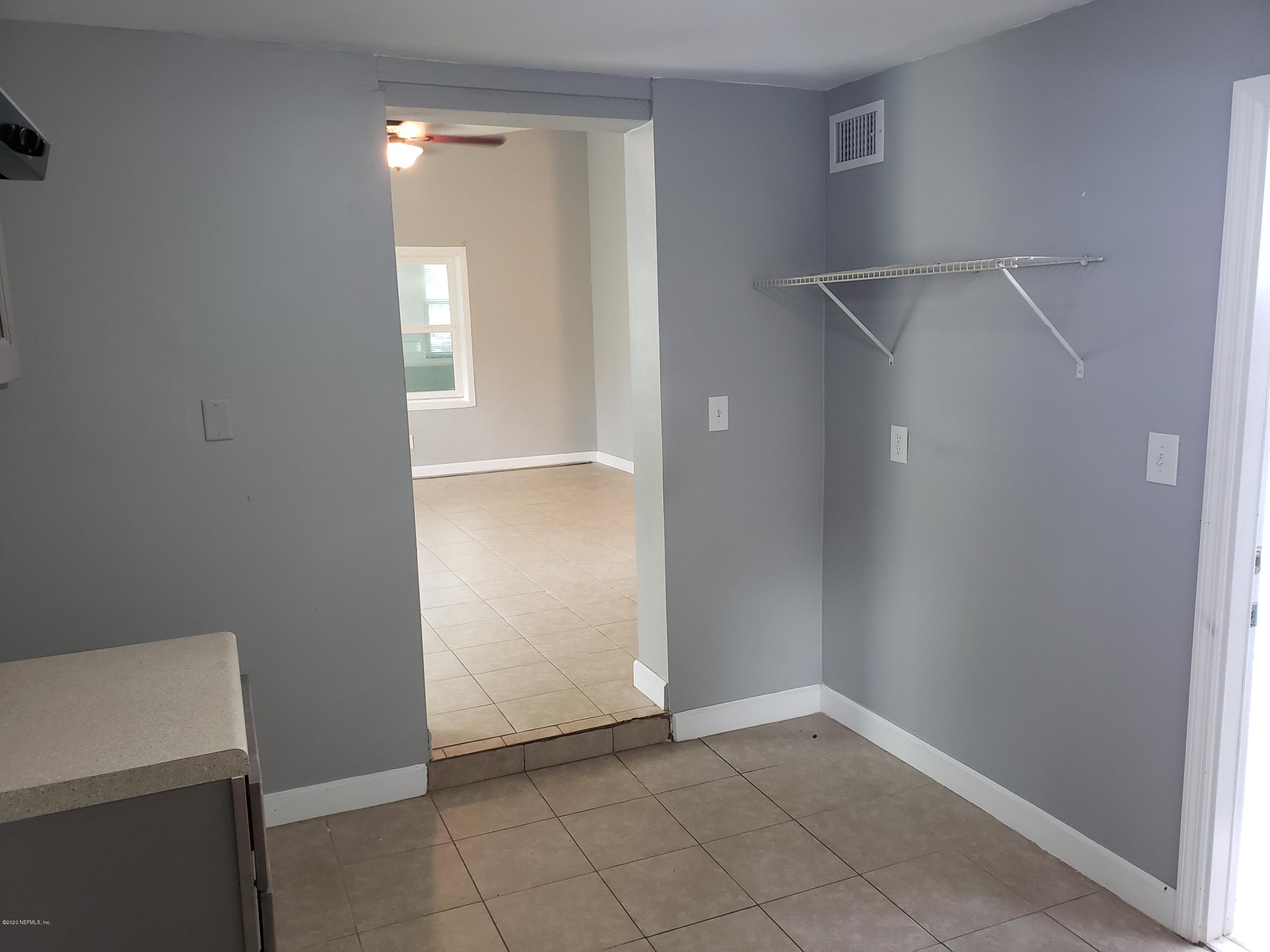 9806 Buncome Road Jacksonville, FL 32246 - Photo 7 of 10 Kitchen