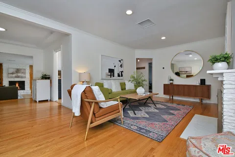 $1,250,000 | 5460 Noble Avenue, Sherman Oaks, CA 91411