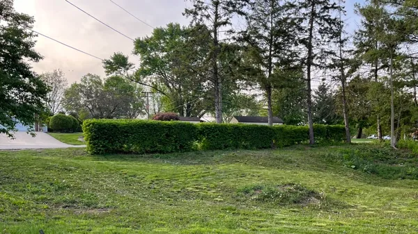 $99,000 | 17 Lyncliff Drive, Oswego, IL 60543