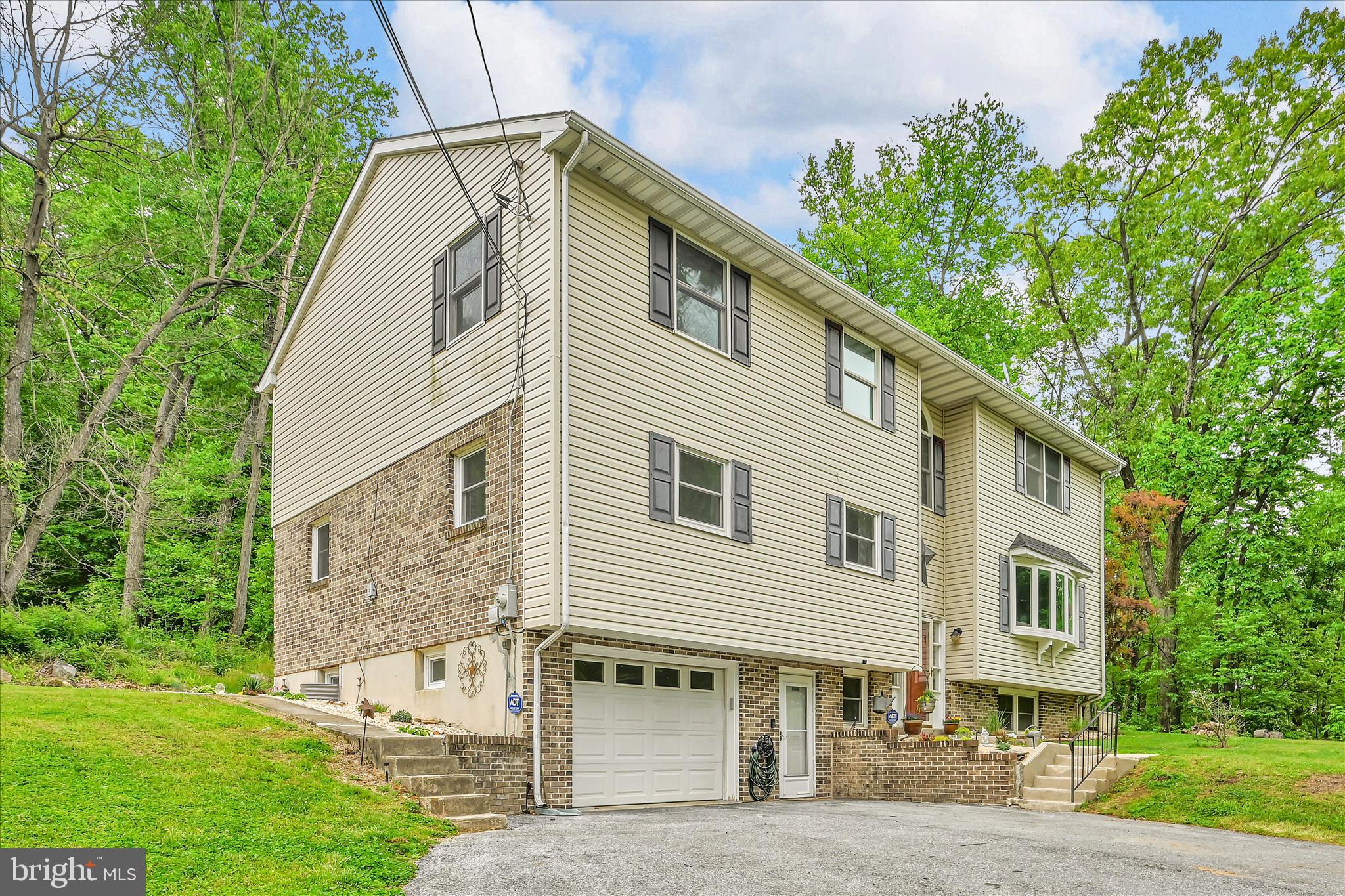 5220 Oley Turnpike Road Reading, PA 19606 - Photo 15 of 85 Exterior Front