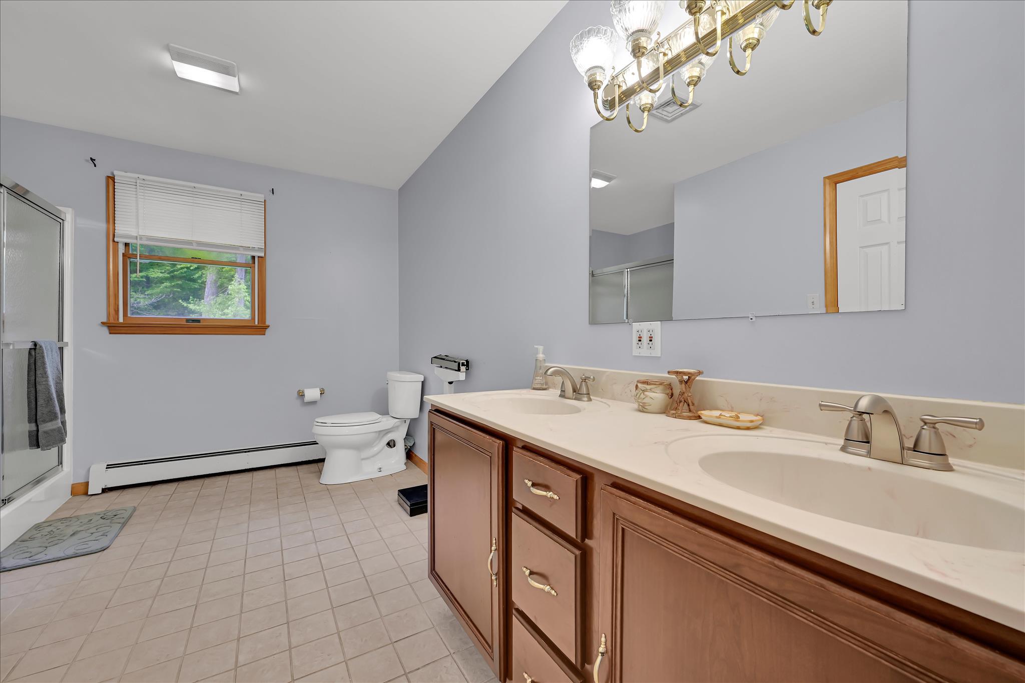 5220 Oley Turnpike Road Reading, PA 19606 - Photo 49 of 85 Upper level full bathroom