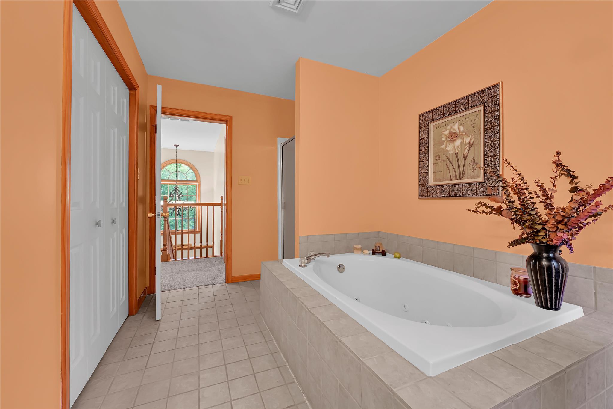 5220 Oley Turnpike Road Reading, PA 19606 - Photo 57 of 85 En-suite bath