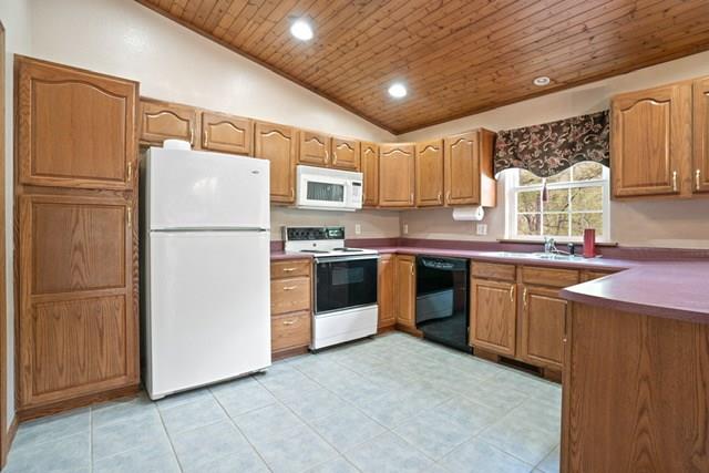 1606 Fletcher Hill Road Wampum, PA 16157 - Photo 5 of 19 Gallery Image 5