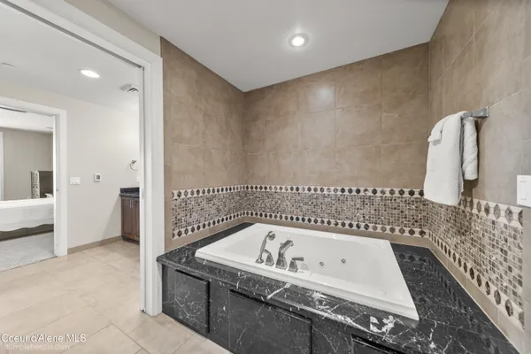 $2,588,000 | 702 Sandpoint Avenue, Unit 7306, Sandpoint, ID 83864