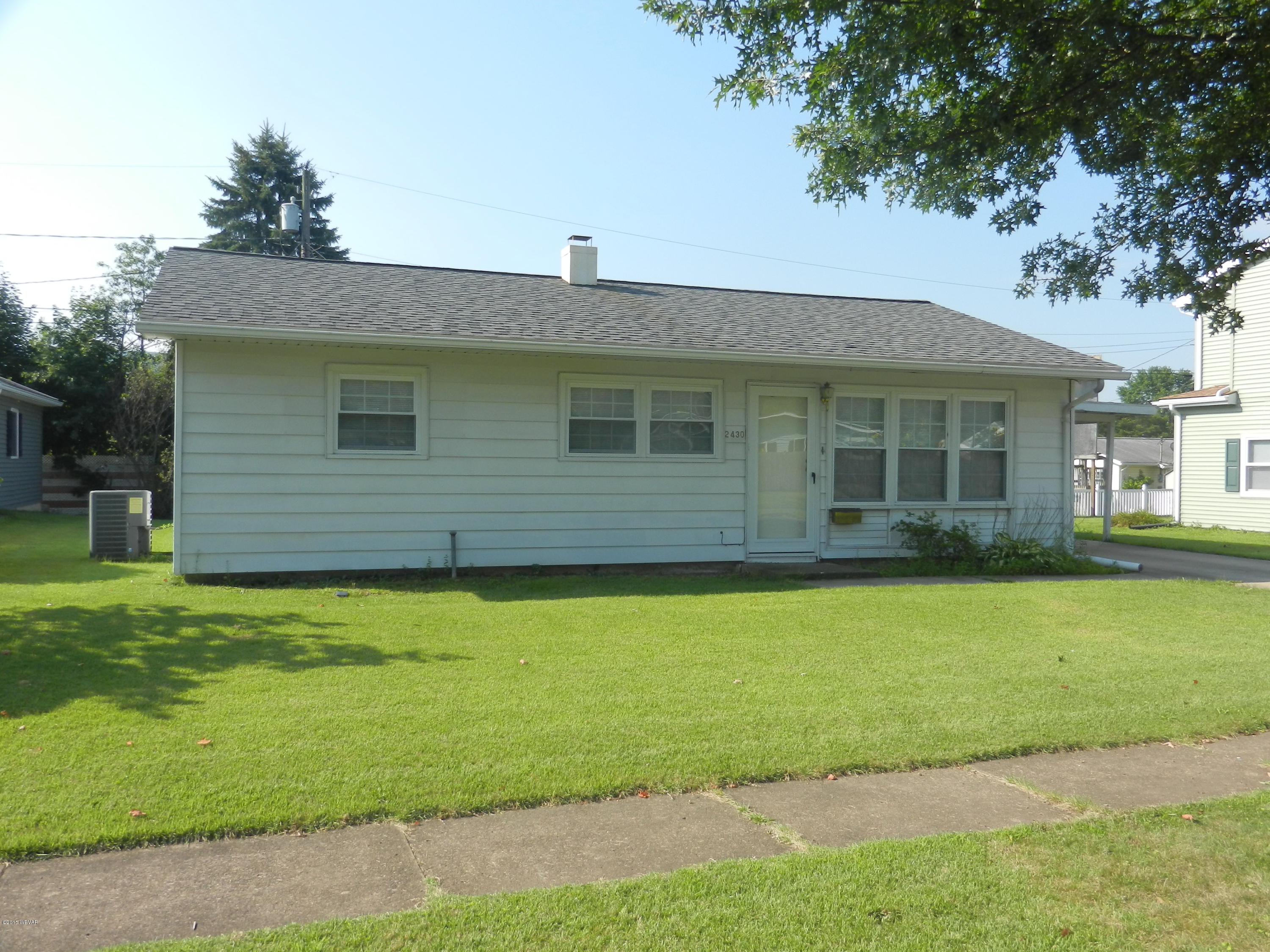 EXTERIOR - FRONT