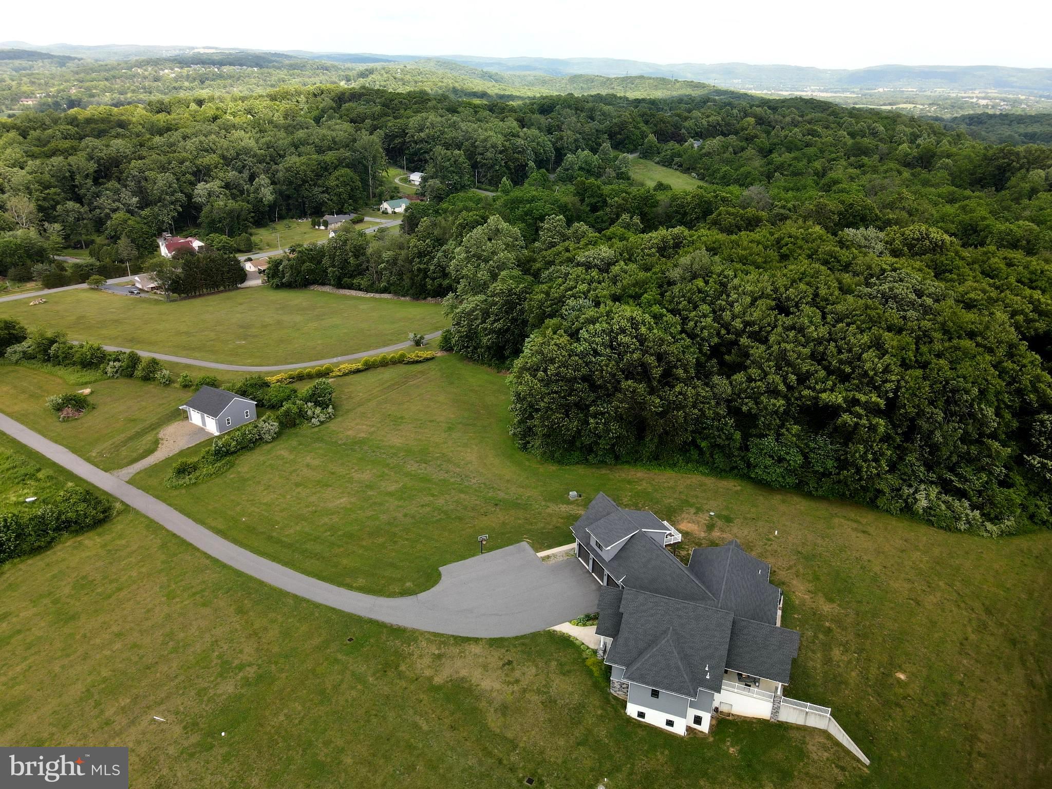 410 Walnuttown Road Fleetwood, PA 19522 - Photo 6 of 60