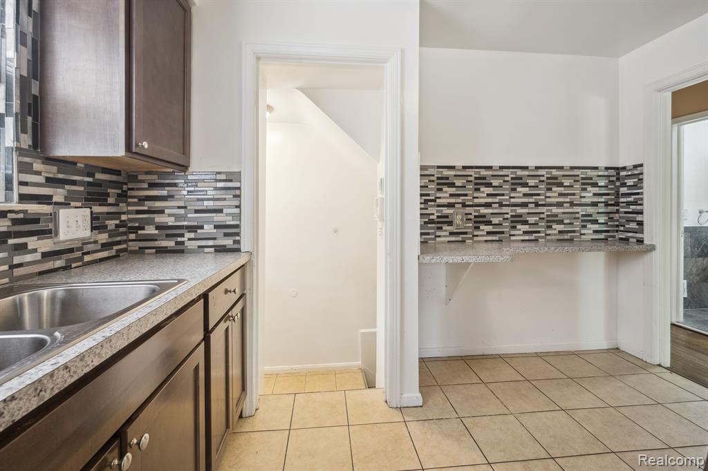 15453 Evergreen Road Detroit, MI 48223 - Photo 10 of 26 Gallery Image 10