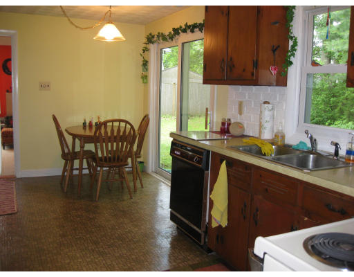 10 Hartshorne Road Wakefield, MA 01880 - Photo 2 of 7 Gallery Image 2
