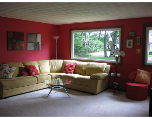 10 Hartshorne Road Wakefield, MA 01880 - Photo 4 of 7 Gallery Image 4