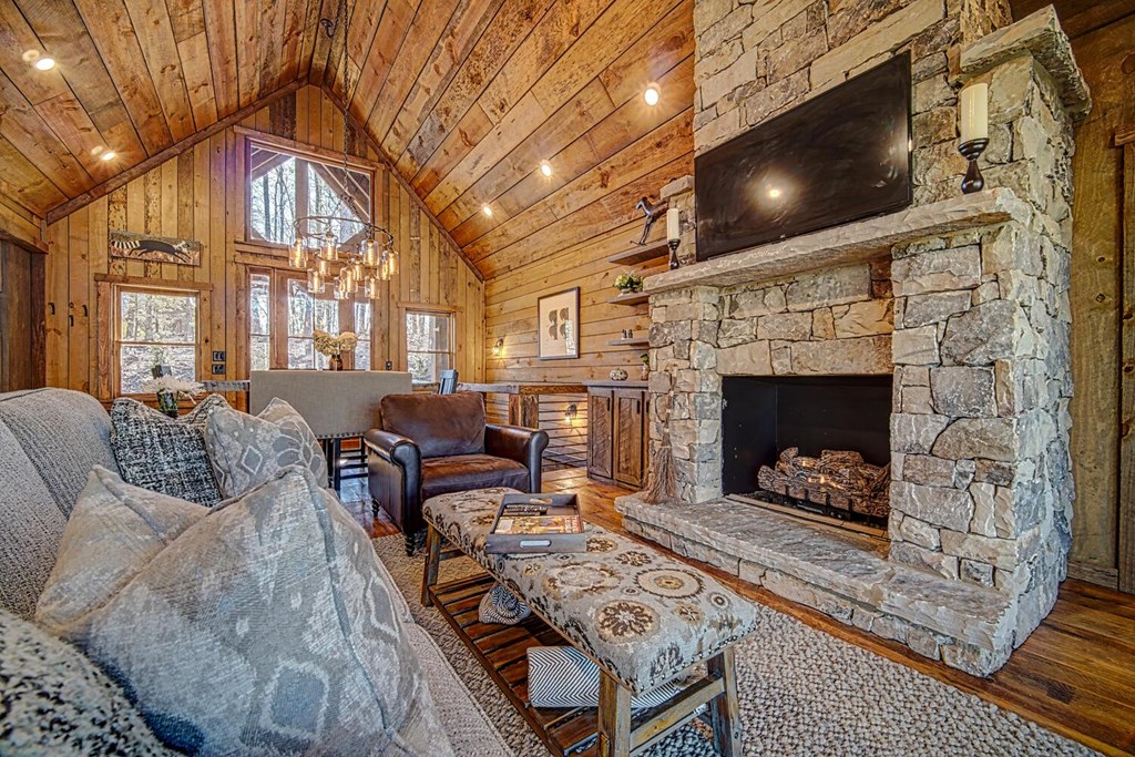 111 Price Circle Blue Ridge, GA 30513 - Photo 21 of 66