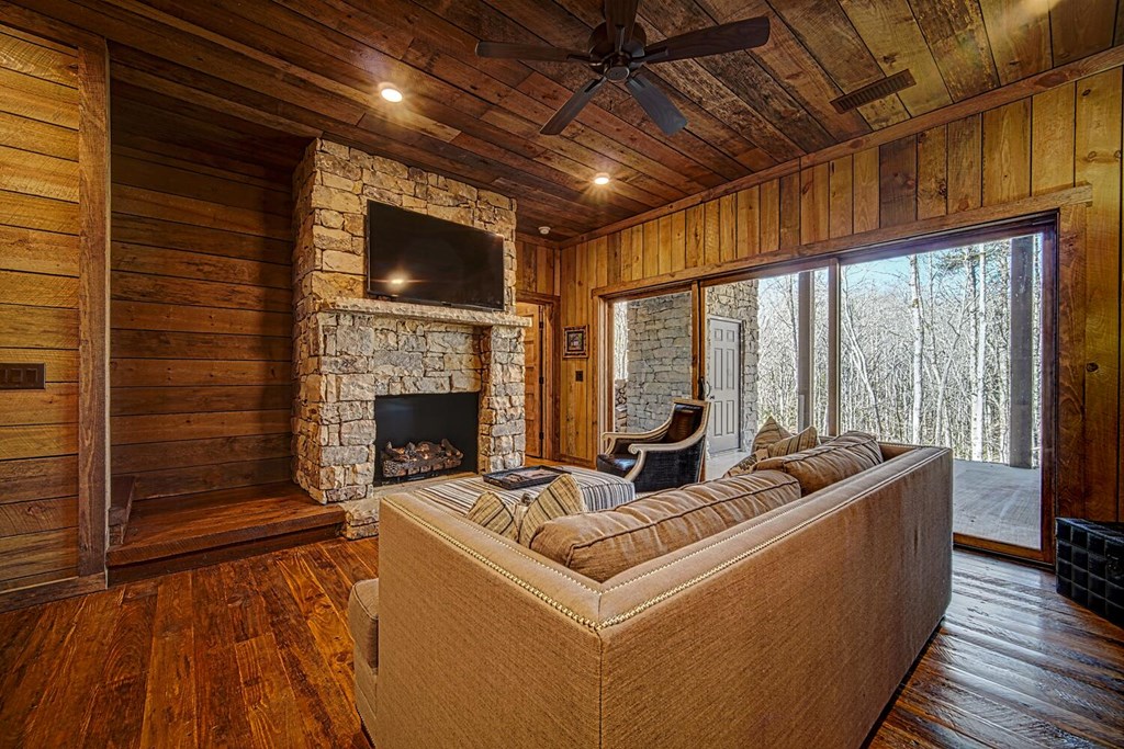 111 Price Circle Blue Ridge, GA 30513 - Photo 22 of 66