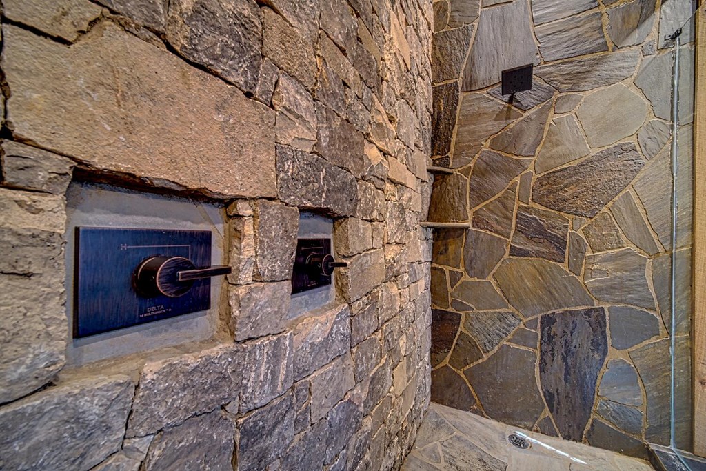 111 Price Circle Blue Ridge, GA 30513 - Photo 30 of 66