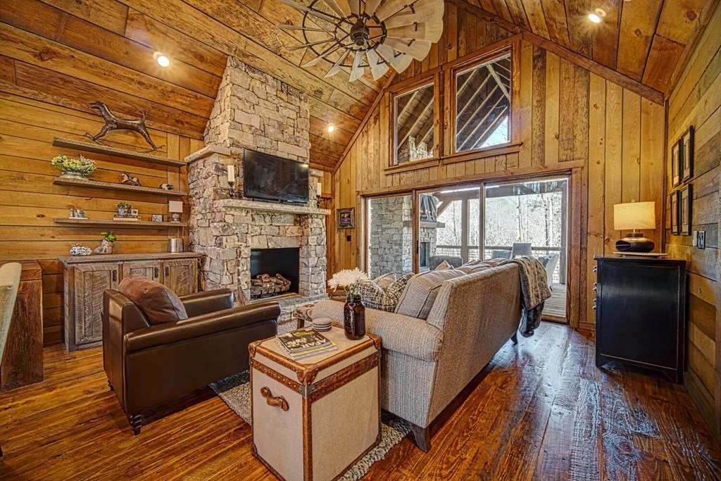 111 Price Circle Blue Ridge, GA 30513 - Photo 7 of 66