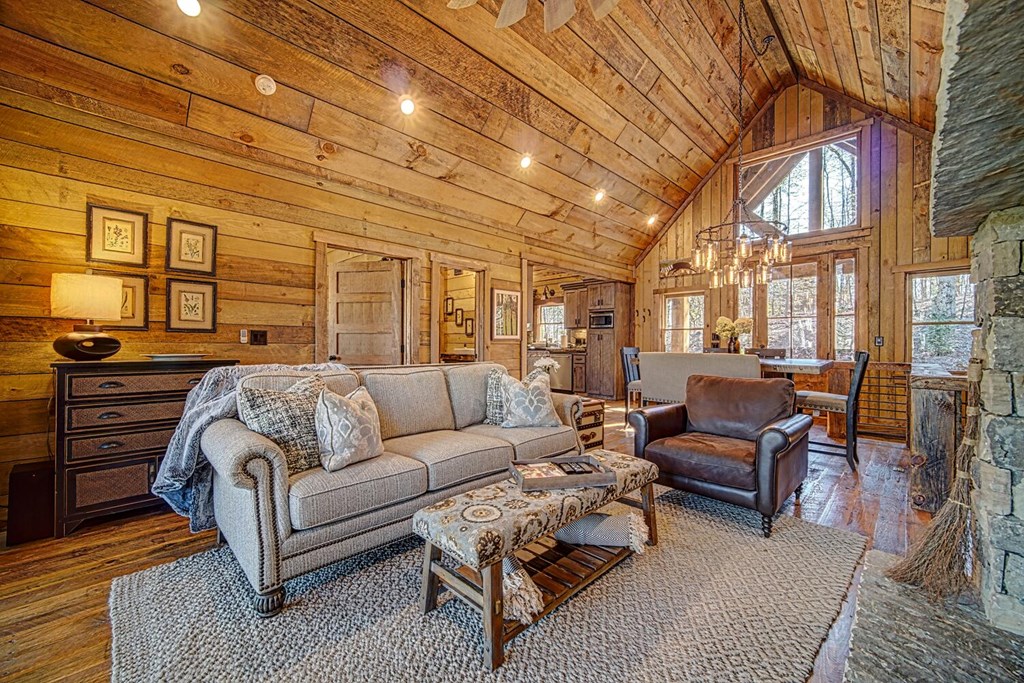 111 Price Circle Blue Ridge, GA 30513 - Photo 8 of 66