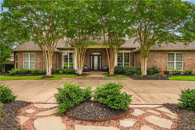 $659,000 | 6400 Genevieve Drive, Alexandria, LA 71301
