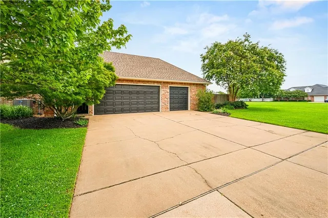 $659,000 | 6400 Genevieve Drive, Alexandria, LA 71301