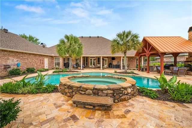 $659,000 | 6400 Genevieve Drive, Alexandria, LA 71301