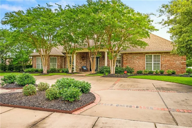 $659,000 | 6400 Genevieve Drive, Alexandria, LA 71301