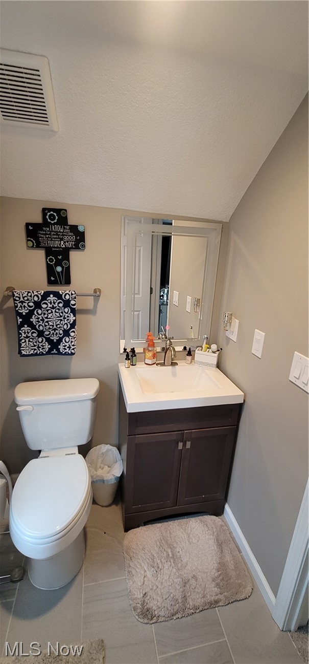 4158 Verona Road Cleveland, OH 44121 - Photo 21 of 24 Master bathroom