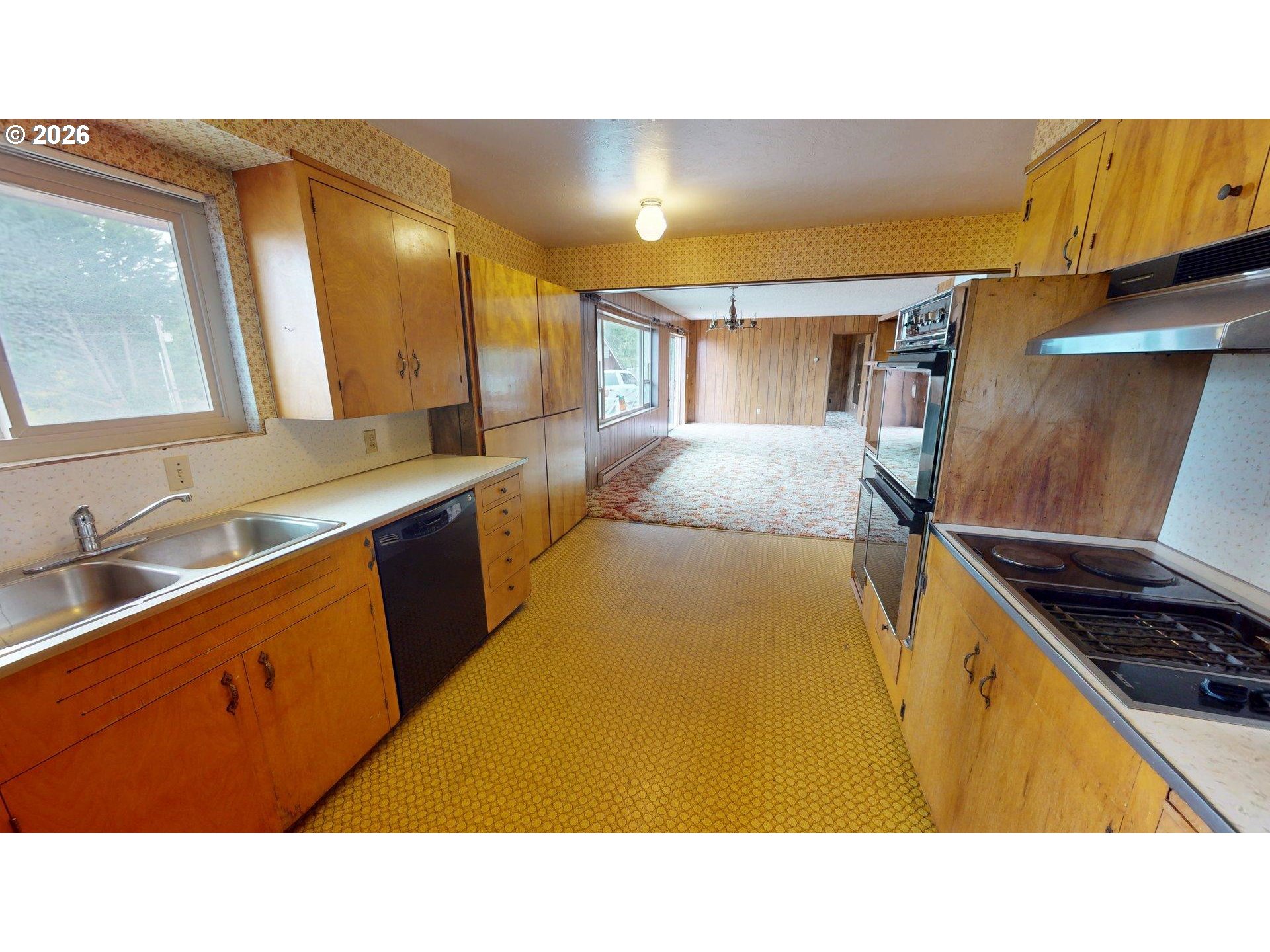 16005 Carson Lane Brookings, OR 97415 - Photo 11 of 36 Kitchen