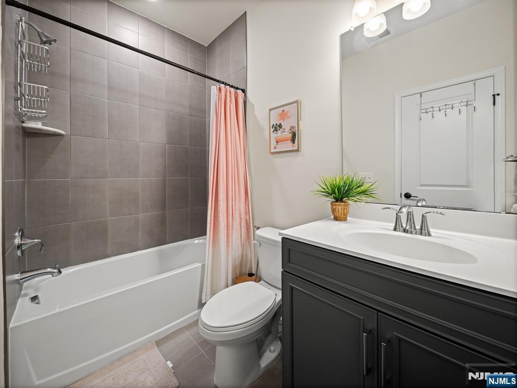 12-46 Plaza Road Fair Lawn, NJ 07410 - Photo 3 of 31