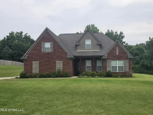 $2,250 | 65 Byhalia Creek Farms Road West, Byhalia, MS 38611