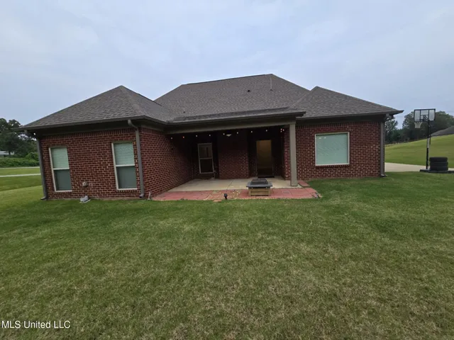 $2,250 | 65 Byhalia Creek Farms Road West, Byhalia, MS 38611