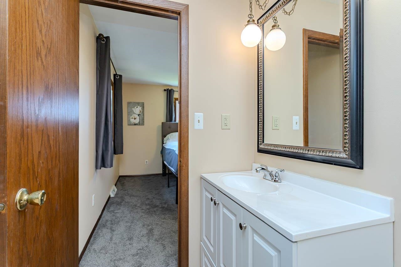 1410 Woodlawn Road Wausau, WI 54403 - Photo 18 of 44