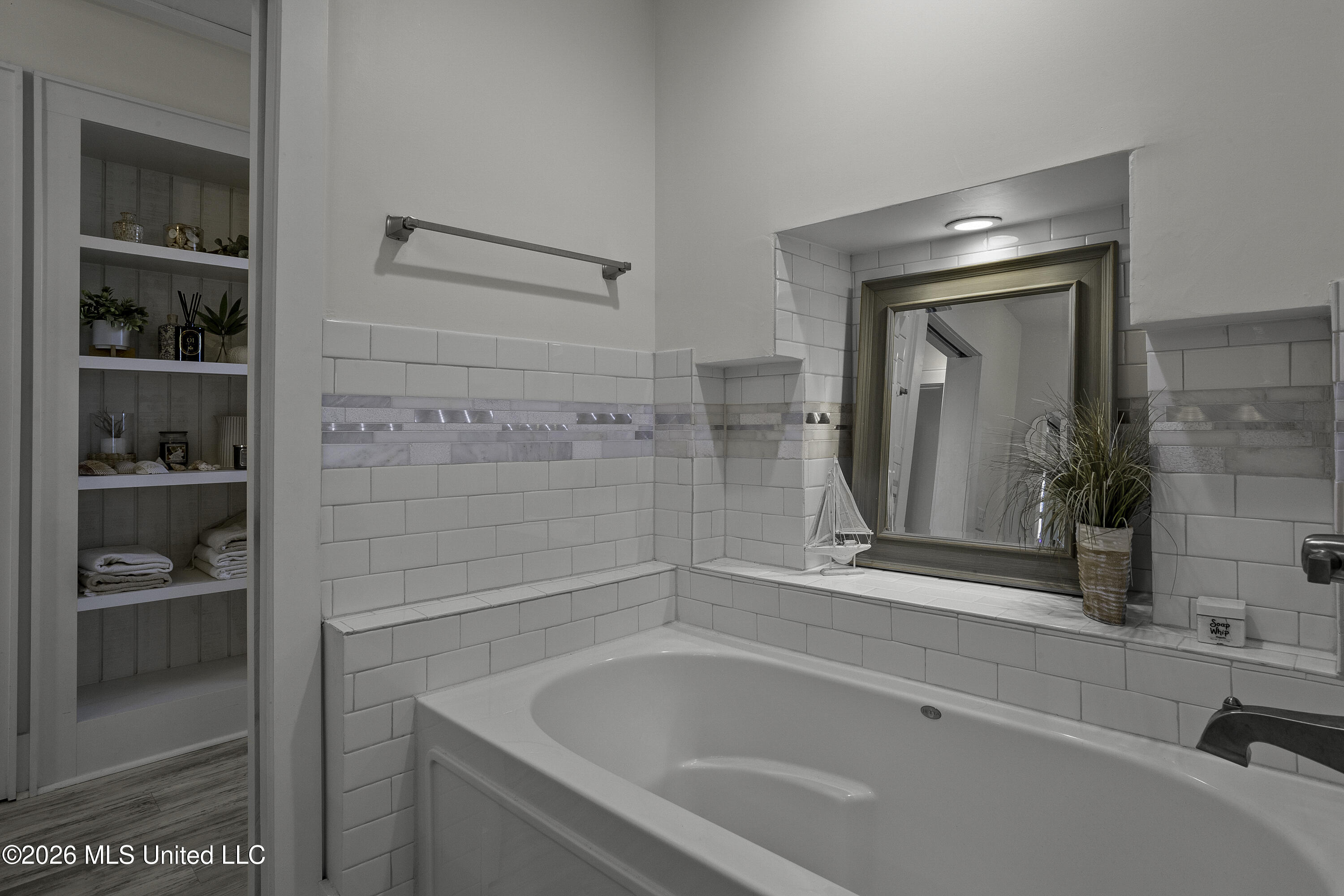 1623 Cayman Cove Biloxi, MS 39531 - Photo 42 of 58 00045
