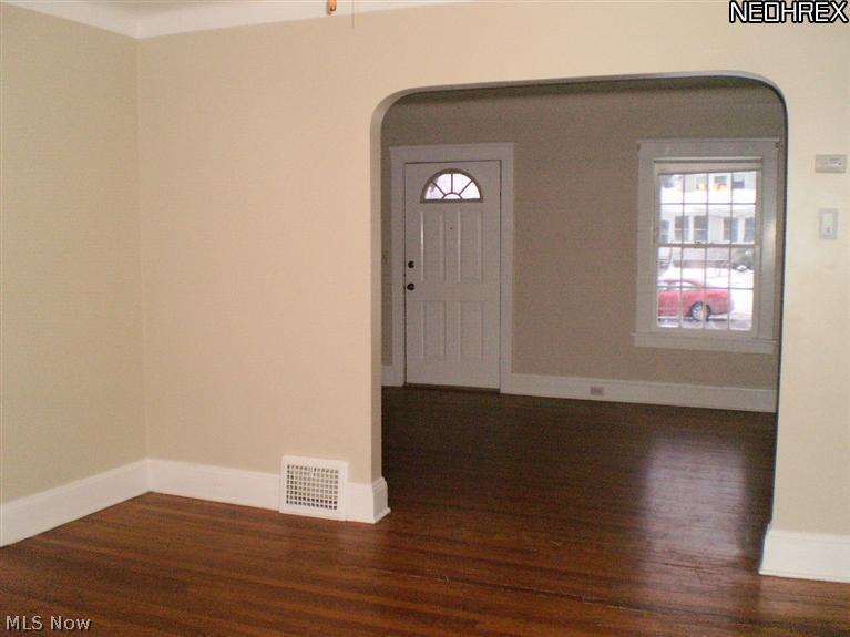 1156 Belrose Road Cleveland, OH 44124 - Photo 4 of 15