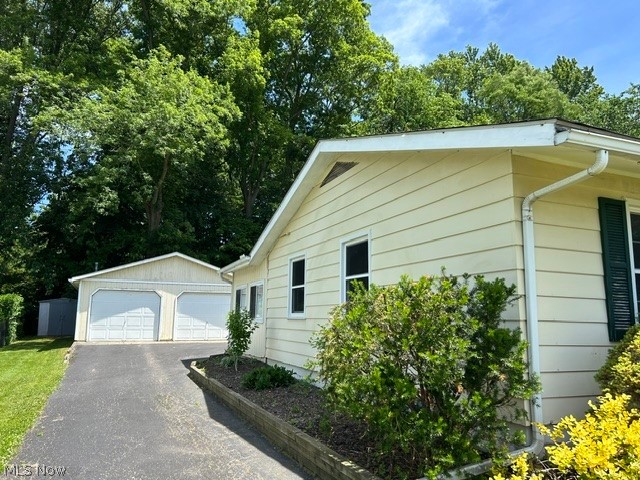 433 Fairgrounds Road Painesville, OH 44077 - Photo 4 of 33